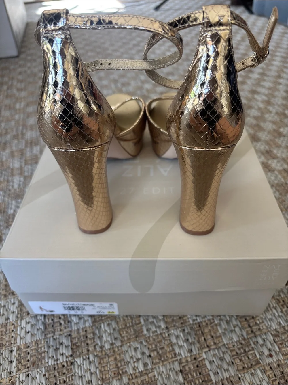 NATURALIZER Metallic Gold Platform Block Heel Sandals with Ankle Strap 8.5 NIB